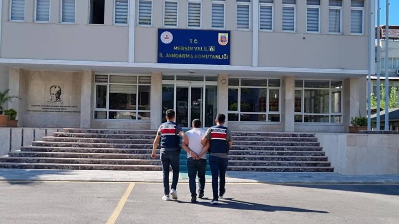 MERSİN'DE CİNAYET ŞÜPHELİSİ JANDARMADAN KAÇAMADI