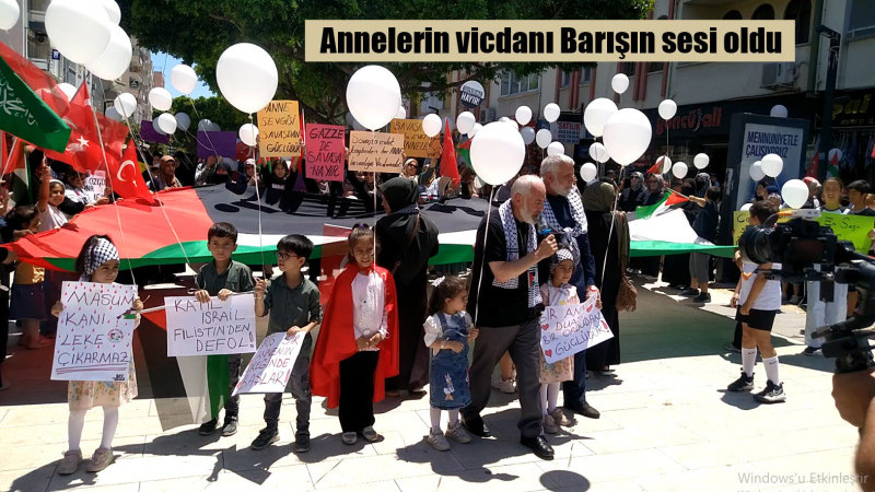 Tarsus’ta Gazzeli çocuklar için gökyüzüne balon bırakıldı
