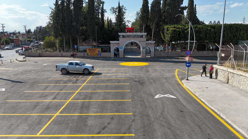 TARSUS ŞEHİR MEZARLIĞI OTOPARKI YENİLENDİ 