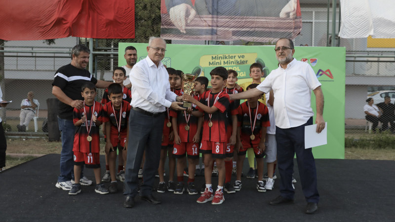  ‘U-11 / U-12 FUTBOL ŞENLİK LİGİ’ SONA ERDİ