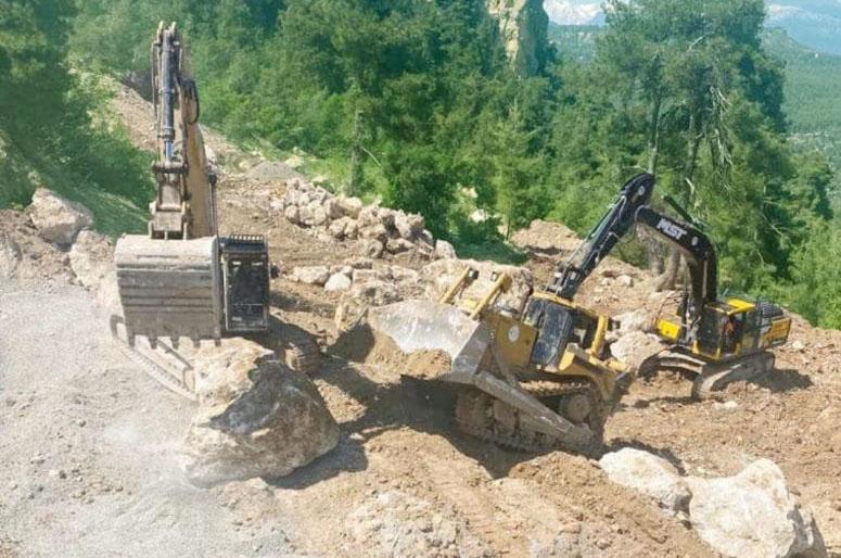 MERSİN BÜYÜKŞEHİR, ÇAMLIYAYLA’DA HEYELAN NEDENİYLE ZARAR GÖREN NOKTALARDA ISLAH ÇALIŞMALARINI SÜRDÜRÜYOR