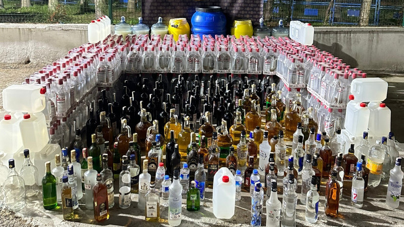 Mersin'de Bin 215 Litre Sahte Alkol Ele Geçirildi