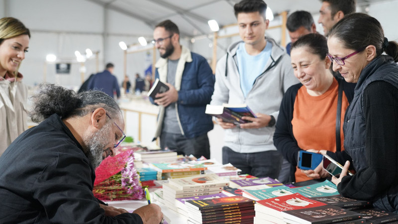 “Kitap Fuarı’nda Sinan Yağmur ile Neşet Ertaş Vefa Gecesi”