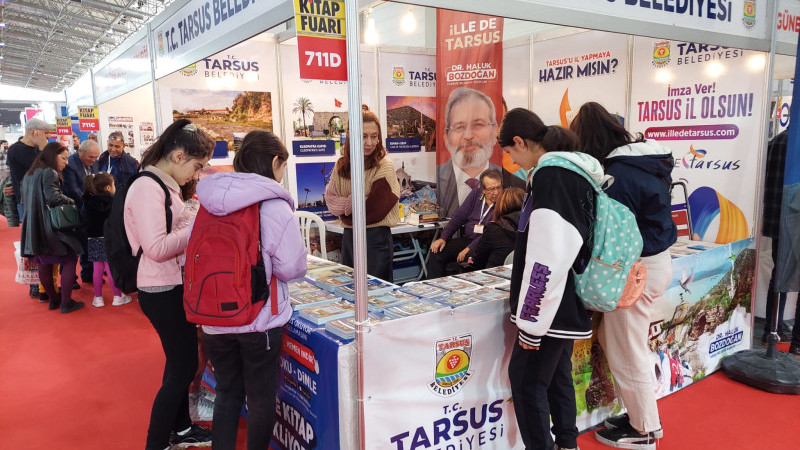 Tarsus, Çukurova Kitap Fuarı’nda Yoğun İlgi Görüyor