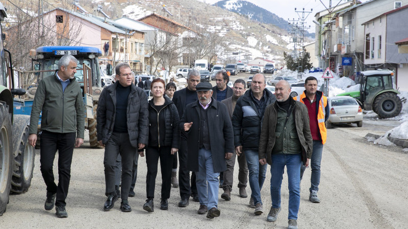 Başkan Seçer, Deprem Bölgesi Adıyaman Ve İlçelerinde İncelemelerde Bulundu 