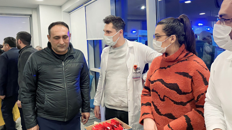 Başkan Yılmaz, Şehir Hastanesi’nde Yaralı Depremzedelerin Yakınlarını Ziyaret Etti