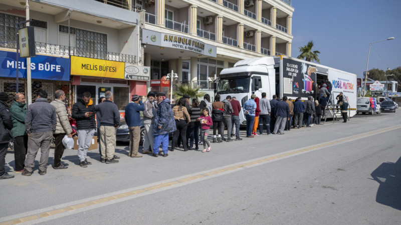 MERSİN BÜYÜKŞEHİR’İN DAYANIŞMA RUHU HATAY’DA YARALARI SARIYOR 