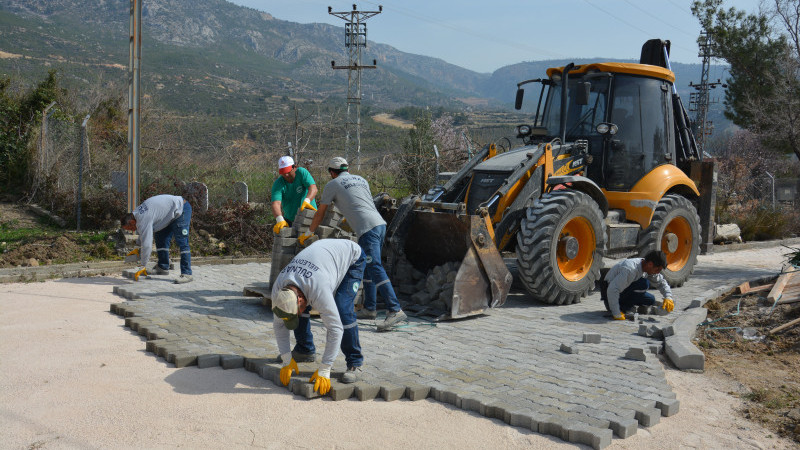 Gülnar Belediyesi Yol Bakım Onarım Çalışmalarına Hızla Devam Ediyor 