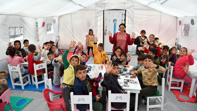 Büyükşehir’den Hatay Çadırkentte Konteyner Dersane