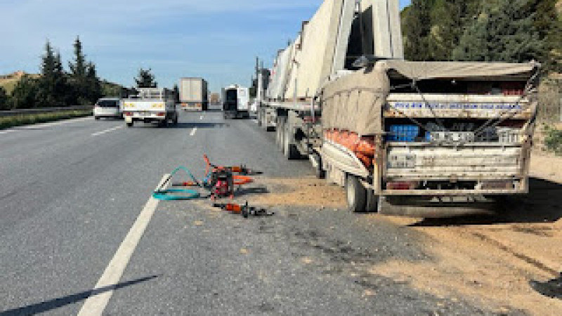 Mersin Haber/ TEM Otoyolunda Kaza. Pikap Sürücüsü Hayatını Kaybetti