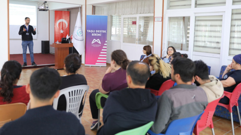 Mersin Büyükşehir, Huzurevi Personellerine Eğitim Düzenledi