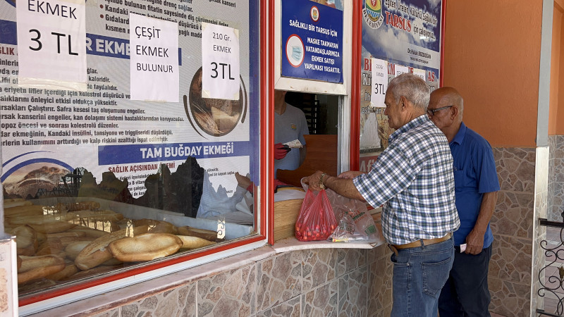  Başkan Bozdoğan Uygun Fiyatlı Ekmekle Halkın Yanında