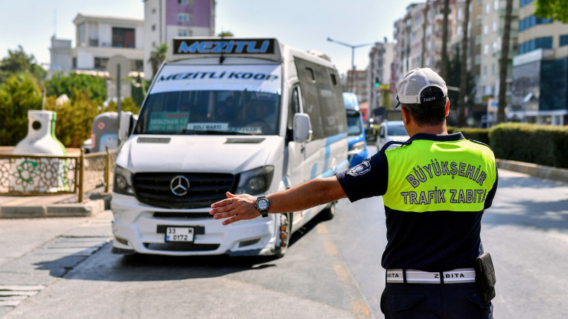 Büyükşehir’in Zabıta Ekipleri Toplu Taşıma Araçlarında Denetimlerini Sürdürüyor