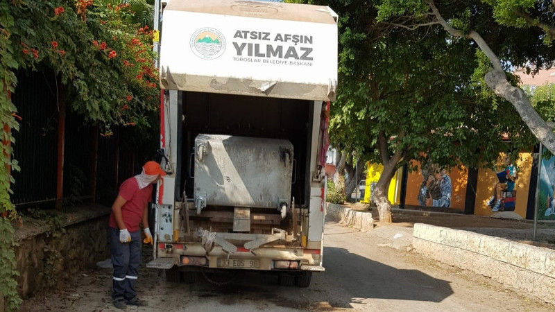 Toroslar Belediyesi, Akdeniz Meyve Sineği İle Mücadele Ediyor