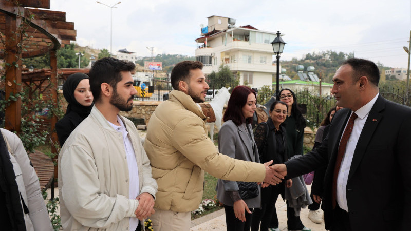 Başkan Yılmaz, Üniversite Öğrencilerine Toroslar’ın Tarihi Ve Doğal Güzelliklerini Anlattı