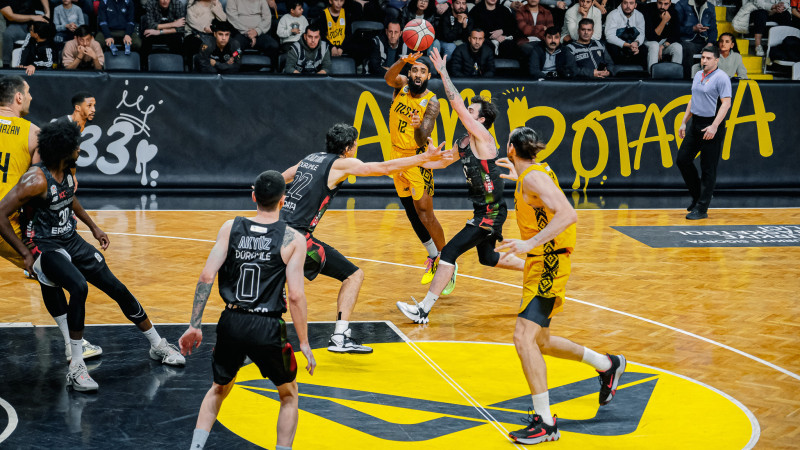 MSK, BORNOVA BELEDİYESİ KARŞIYAKA’YI 82-76 YENDİ