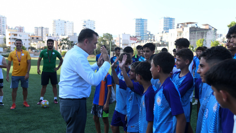 Başkan Abdullah Özyiğit, şampiyon sporcularla buluştu