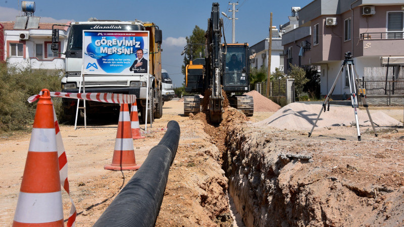 MESKİ, KANALİZASYON HATTI ÇALIŞMALARINA DEVAM EDİYOR