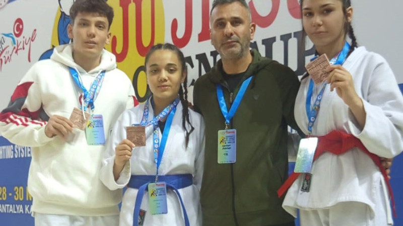 Mersin Sizinle Gurur Duyuyor! Ju-Jitsu'da 3 bronz madalya 