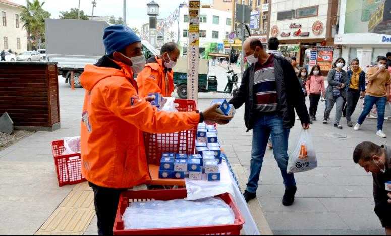 BÜYÜKŞEHİR, KENT GENELİNDE 30 BİN KANDİL SİMİDİ DAĞITTI