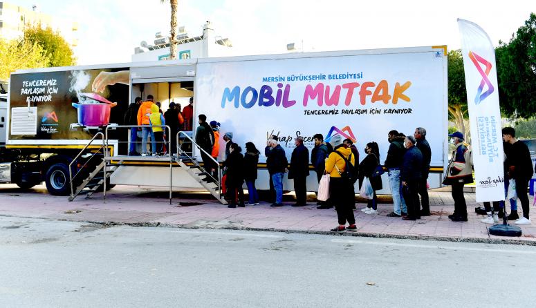 MERSİN BÜYÜKŞEHİR’İN MOBİL MUTFAK TIRI İLÇELERDE