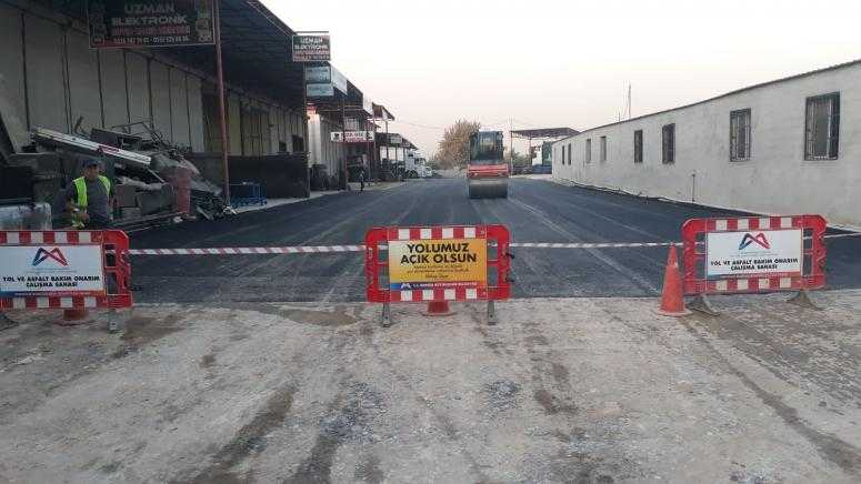 TIRMIL SANAYİ SİTESİ’NİN BOZUK YOLLARI ONARILIYOR