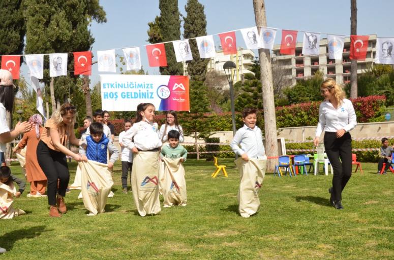 BÜYÜKŞEHİR, BİRÇOK NOKTADA ‘DÜNYA OTİZM FARKINDALIK GÜNÜ’ ETKİNLİKLERİ DÜZENLEDİ